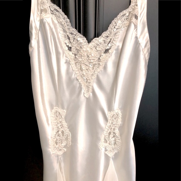 Victoria’s Secret ivory Satin  & Chiffon embellished sequin, lace chemise. Sz S - Picture 14 of 15
